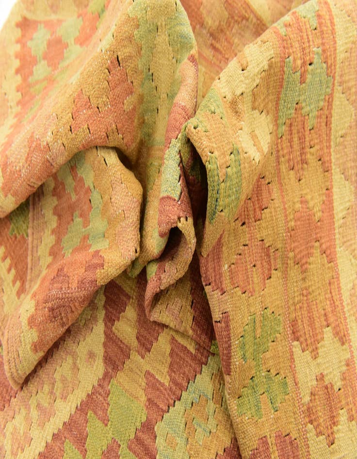 Detail image of  4' 9 x 6' 7  Hand Woven Kilim Waziri Wool Rug