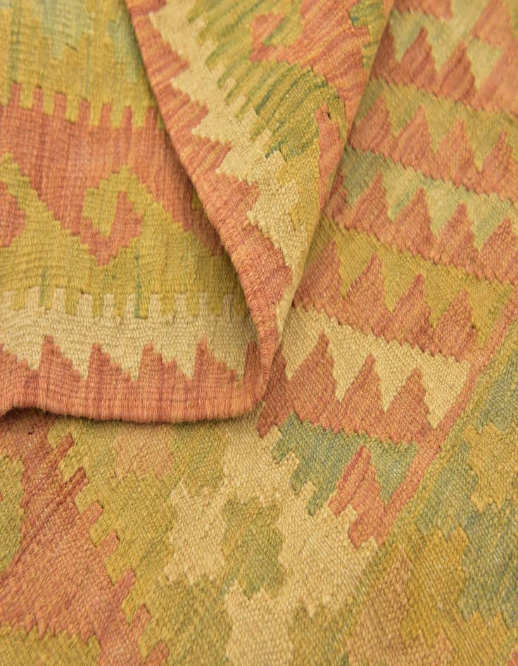 Detail image of  3' 4 x 4' 10  Hand Woven Kilim Waziri Wool Rug