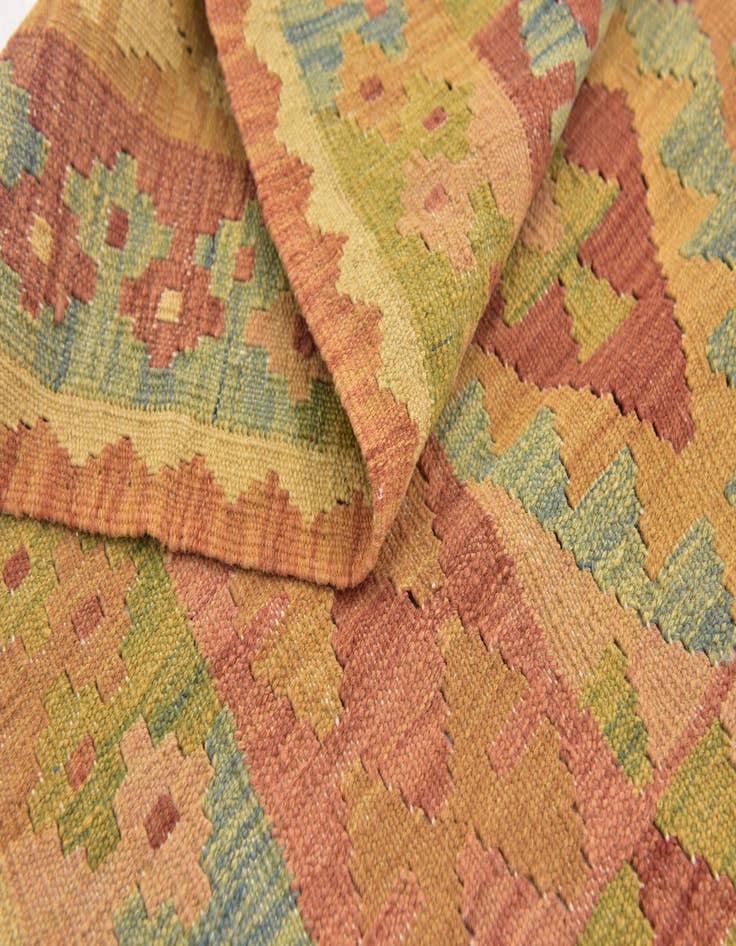 Detail image of  3' 5 x 5'  Hand Woven Kilim Waziri Wool Rug