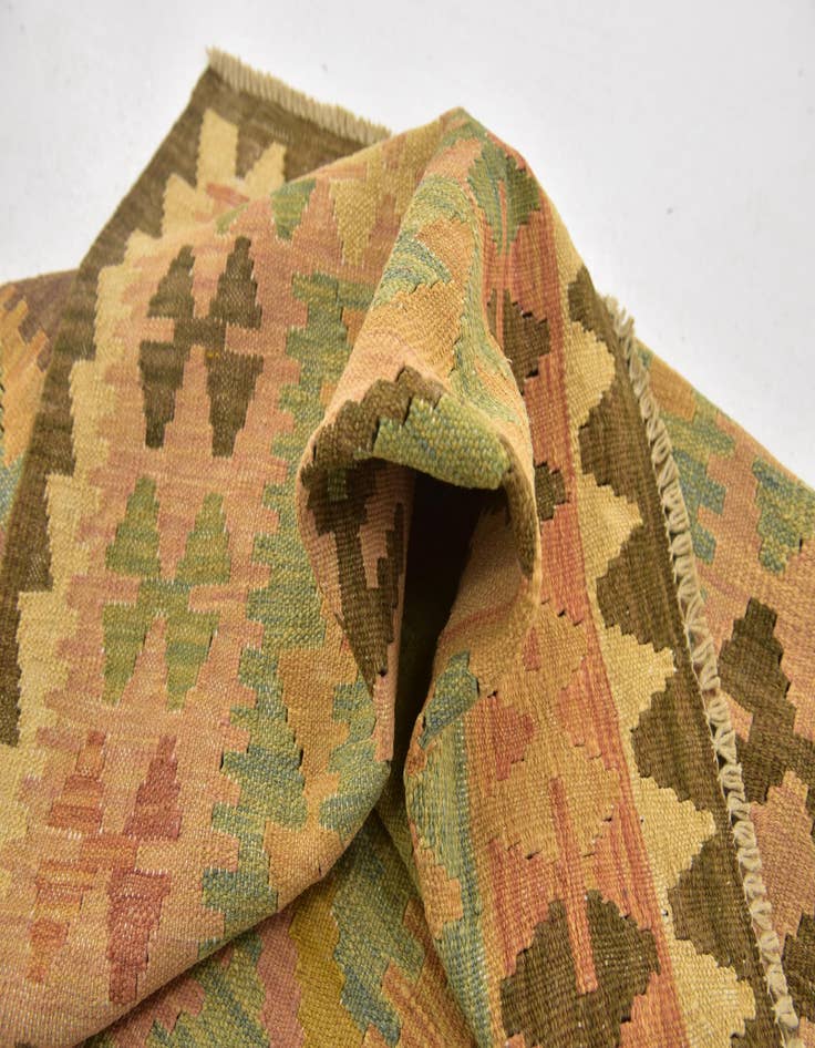 Detail image of  3' x 5'  Hand Woven Kilim Waziri Wool Rug