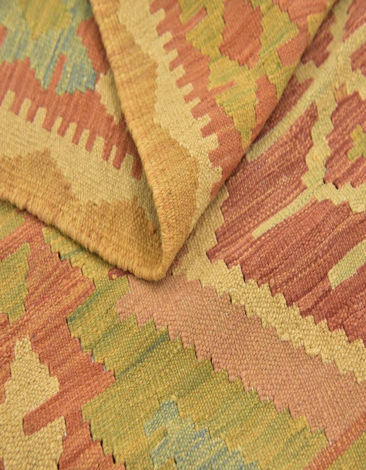 Detail image of  3' 2 x 5' 3  Hand Woven Kilim Waziri Wool Rug