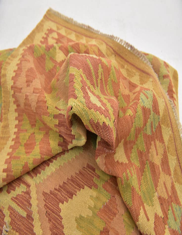 Detail image of  3' 2 x 5' 3  Hand Woven Kilim Waziri Wool Rug