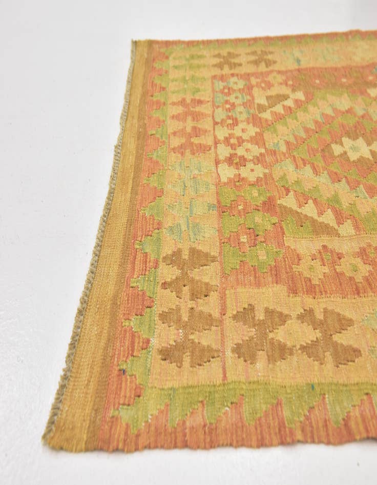 Detail image of 3' 2 x 4' 9 Hand Woven Kilim Waziri Wool Rug