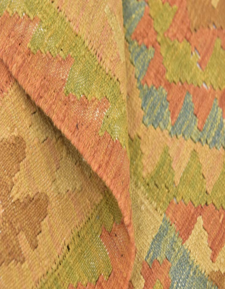 Detail image of 3' 2 x 4' 9 Hand Woven Kilim Waziri Wool Rug