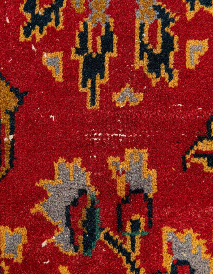 Detail image of  3' 3 x 5' 1  Hand Knotted Lahour Wool Rug