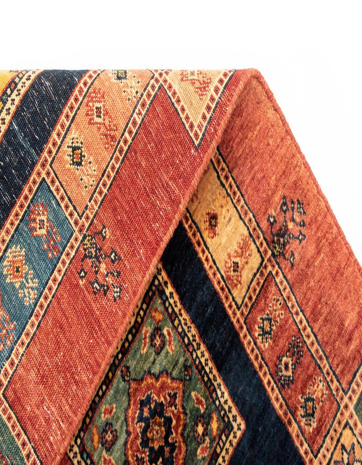 Detail image of  5' x 6' 6 Luribaft Wool Rug