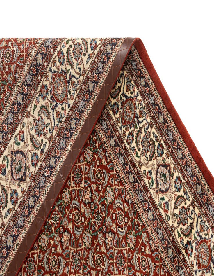 Detail image of  6' 7 x 9' 9 Mood Wool Rug