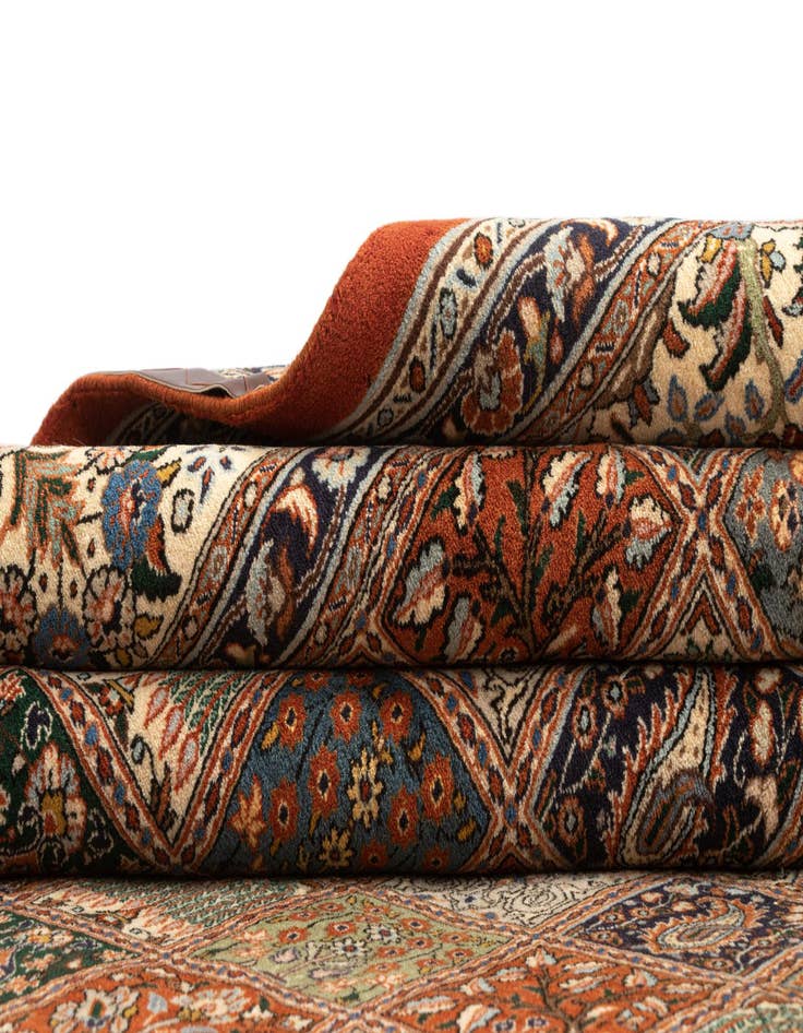 Detail image of  6' 7 x 9' 5 Mood Wool Rug