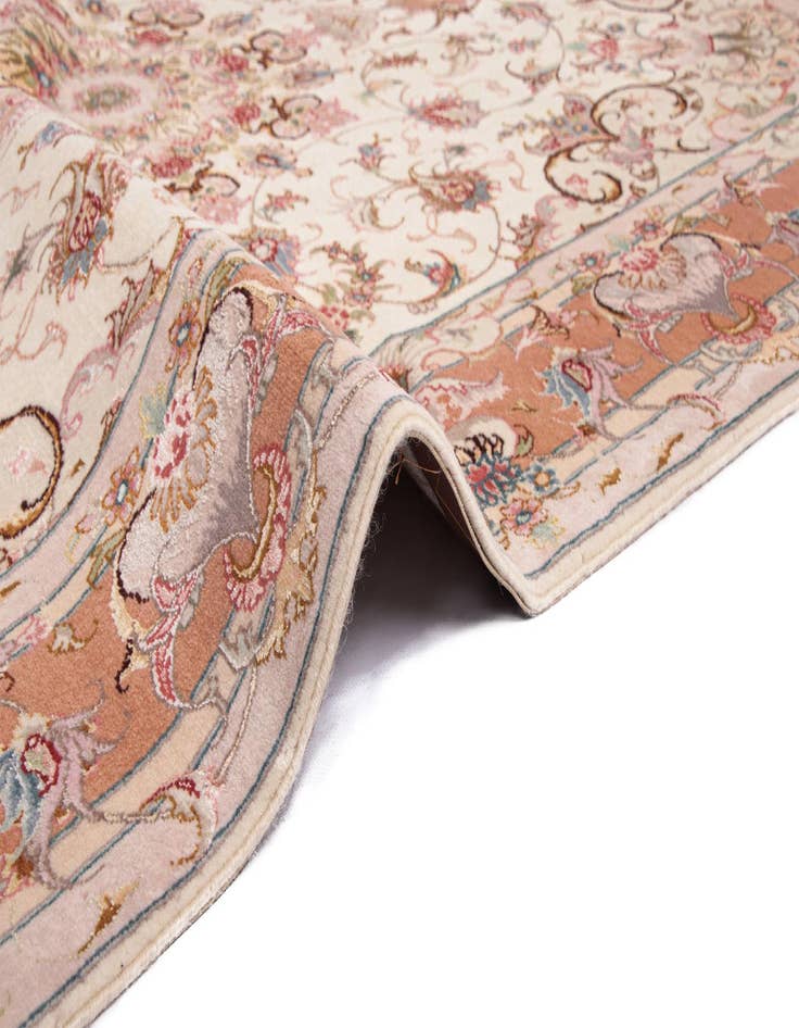 Detail image of  4' 9 x 6' 8 Tabriz Rug