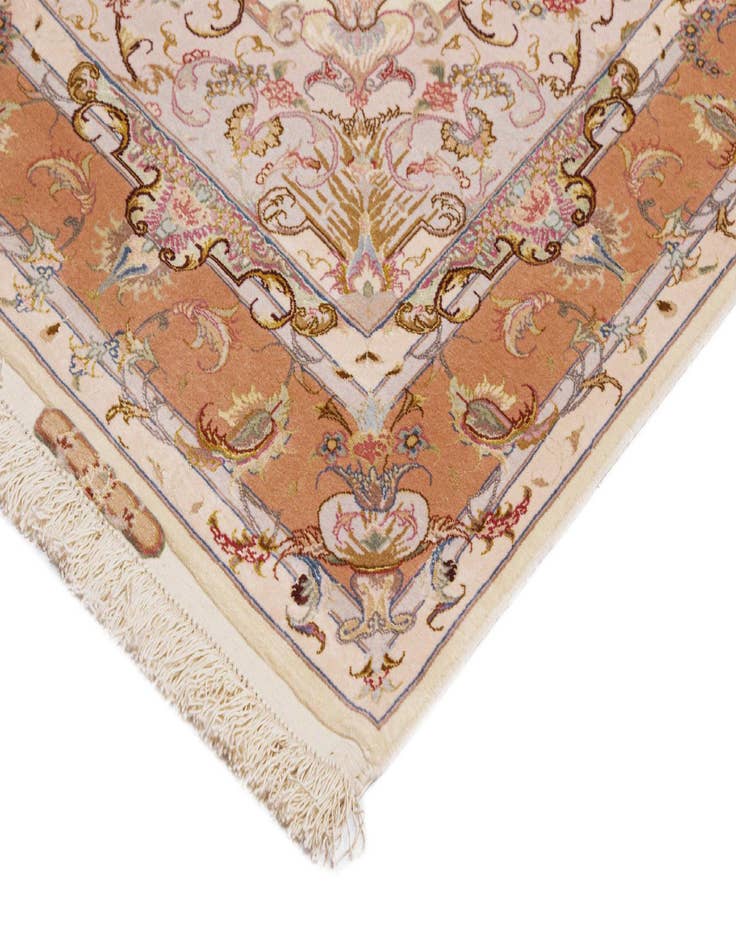 Detail image of  4' 11 x 7' Tabriz Rug