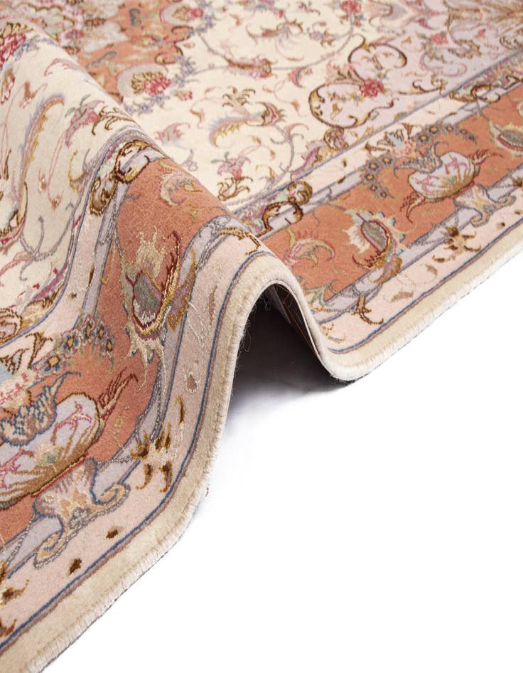 Detail image of  4' 11 x 7' Tabriz Rug