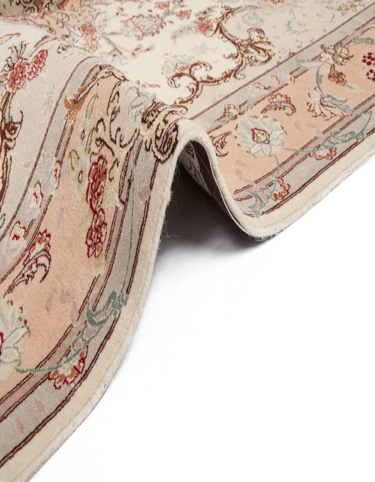 Detail image of  5' x 6' 6 Tabriz Rug