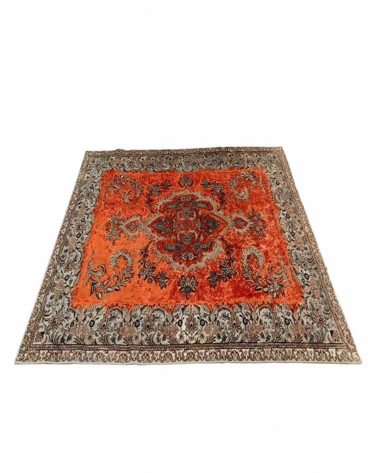 Detail image of  7' 9 x 10' 8 Vintage Royal Wool Rug