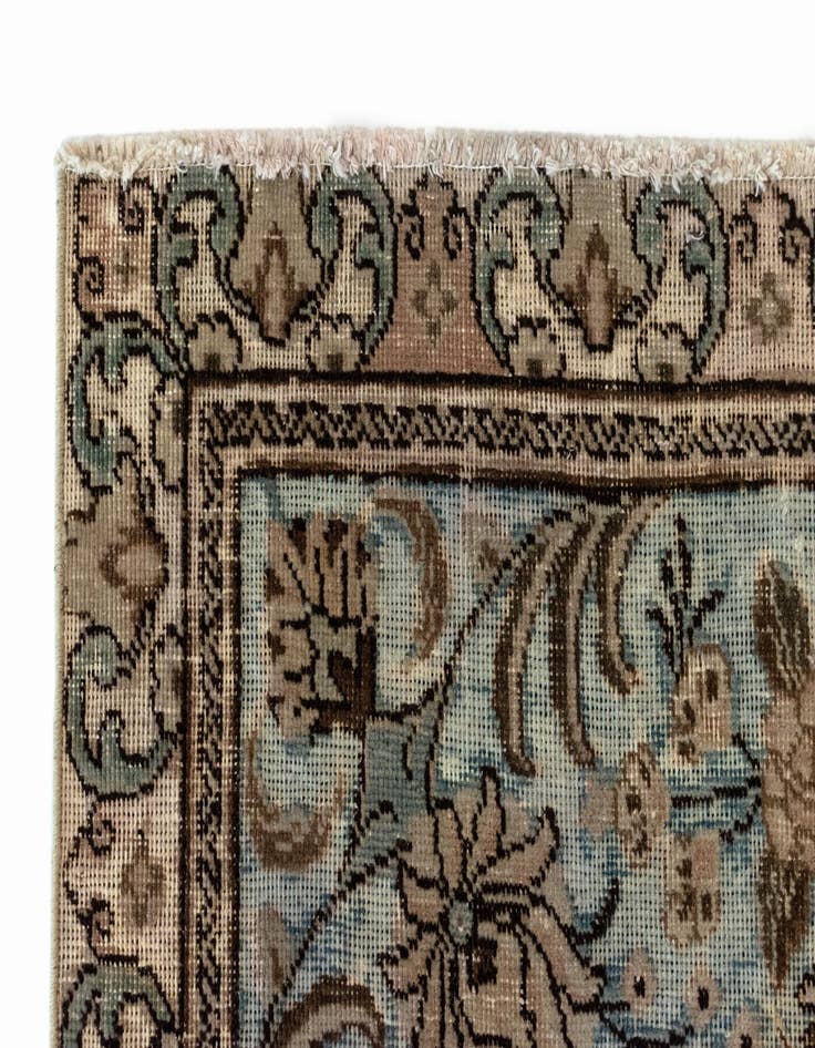 Detail image of  7' 9 x 10' 8 Vintage Royal Wool Rug