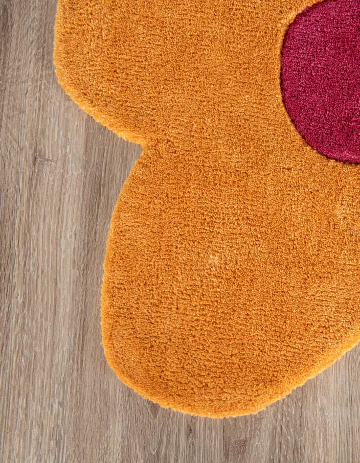 Detail image of  3' 1 x 3' 1 Happy Rugs Funky Flower Wool Round