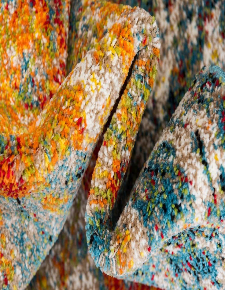 Detail image of  3' 3 x 3' 3 Veneto Round Rug