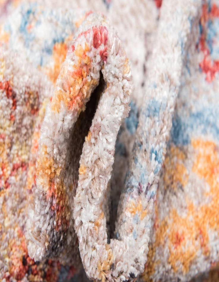 Detail image of  3' 3 x 3' 3 Williamsburg Round Rug