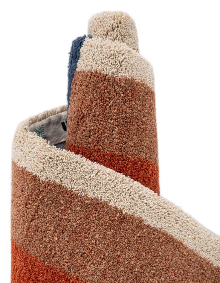 Detail image of  6' 1 x 6' 1 Handtufted Wool Square Rug