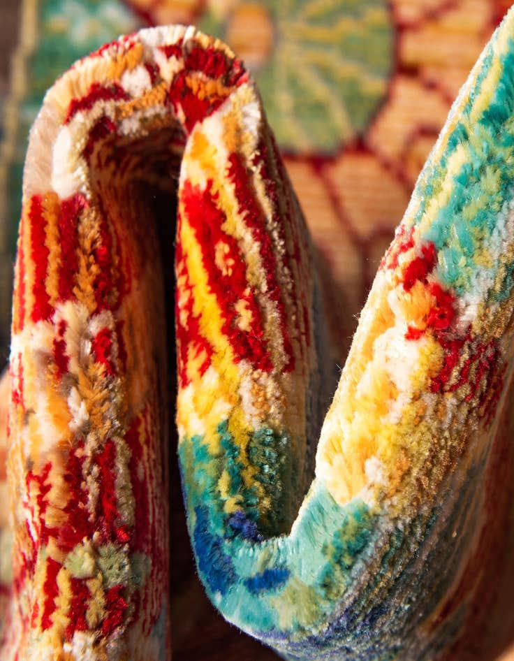 Detail image of  7' x 9' 10 Alexis Rug