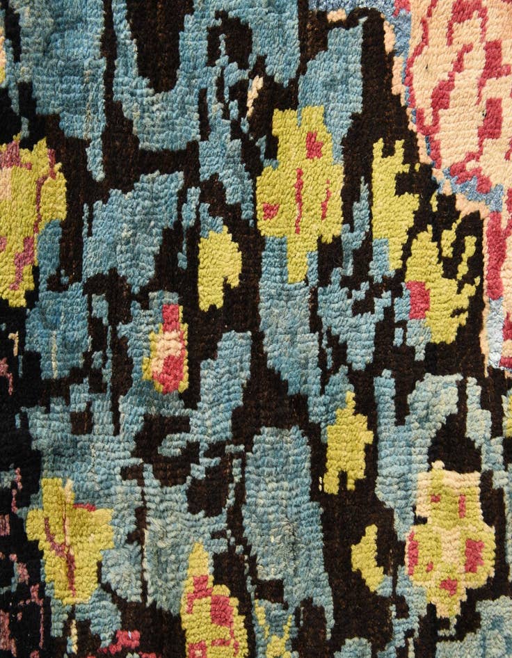 Detail image of  6' 3 x 9' 8  Hand Knotted Darya Rug