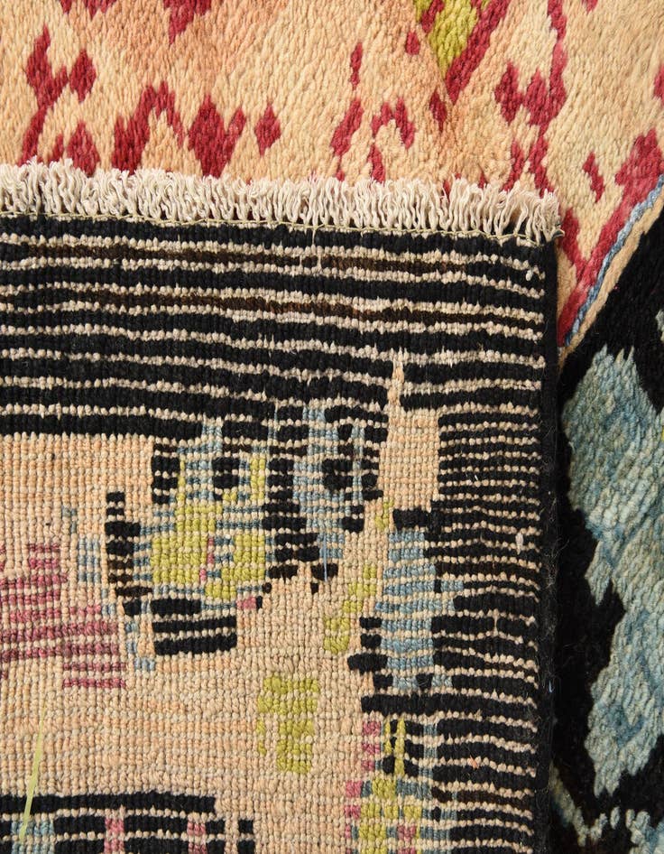 Detail image of  6' 3 x 9' 8  Hand Knotted Darya Rug