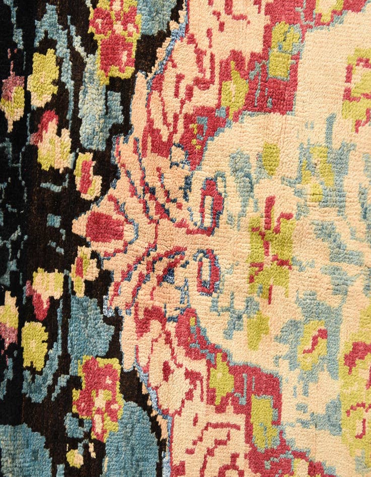 Detail image of  6' 3 x 9' 8  Hand Knotted Darya Rug