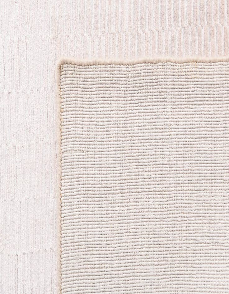 Detail image of  5' 5 x 7' 10  Hand Knotted Darya Wool Rug