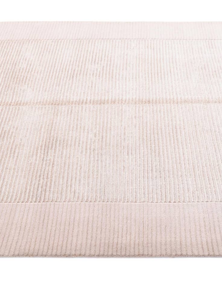 Detail image of  4' 11 x 6' 7  Hand Knotted Darya Wool Rug