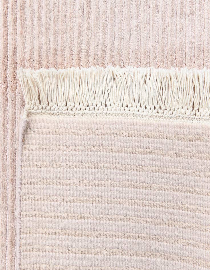 Detail image of  4' 11 x 6' 7  Hand Knotted Darya Wool Rug