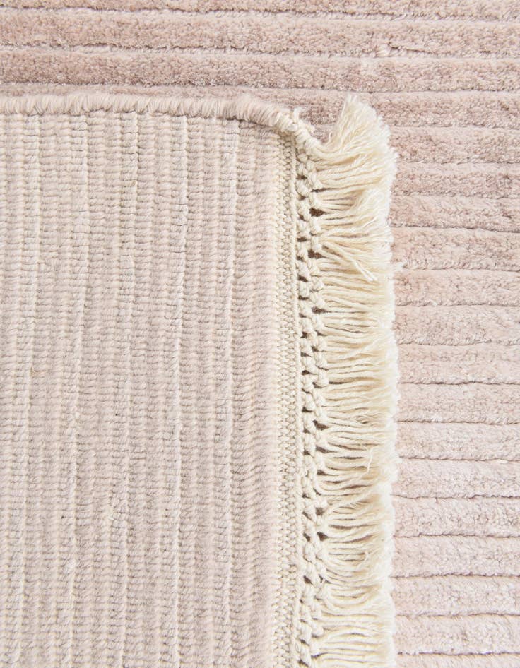 Detail image of  2' 7 x 5'  Hand Knotted Darya Wool Rug