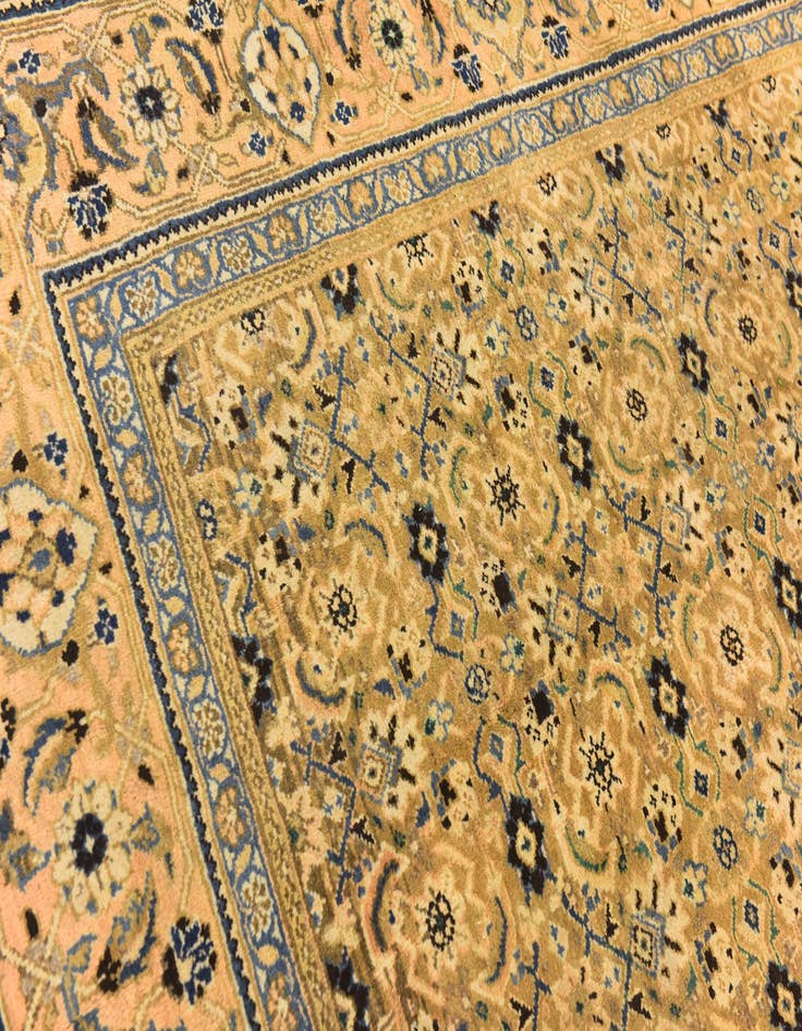 Detail image of  9' 6 x 13' 3  Hand Knotted Farahan Persian Wool Rug