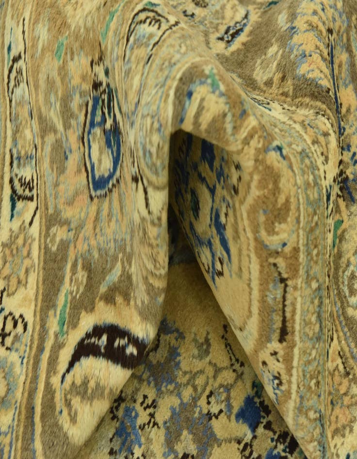 Detail image of 9' 9 x 12' 9 Hand Knotted Farahan Persian Wool Rug