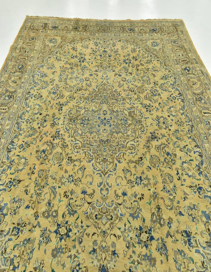 Detail image of 9' 9 x 12' 9 Hand Knotted Farahan Persian Wool Rug