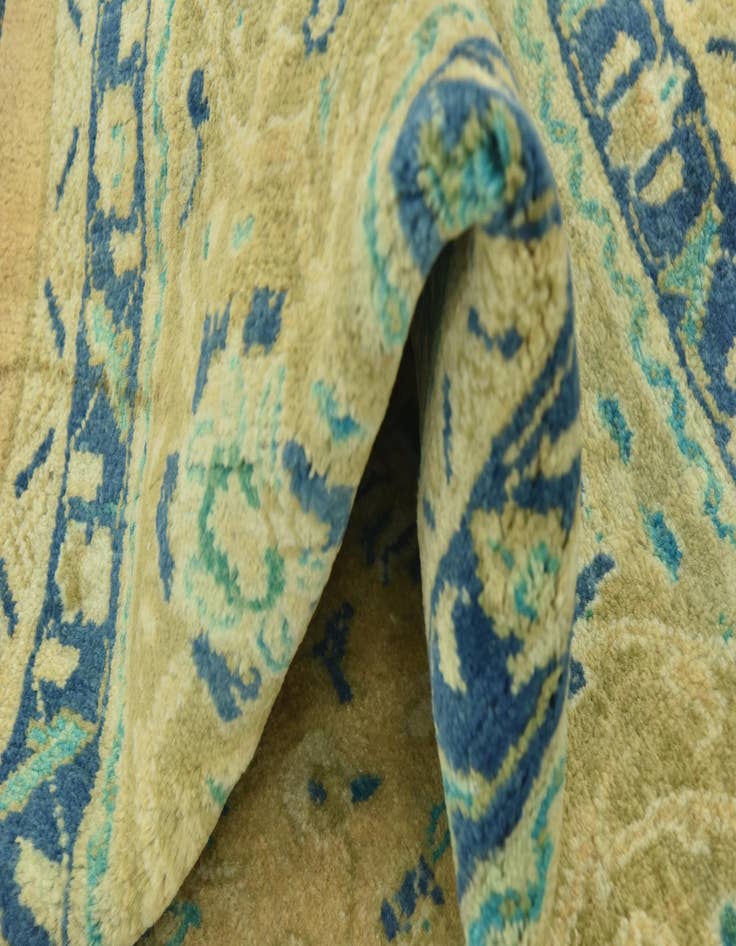 Detail image of  9' 8 x 13' 5  Hand Knotted Farahan Persian Wool Rug