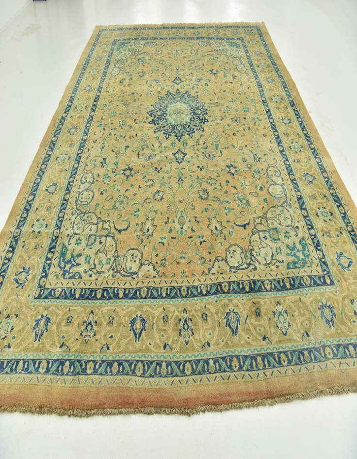 Detail image of  9' 8 x 13' 5  Hand Knotted Farahan Persian Wool Rug