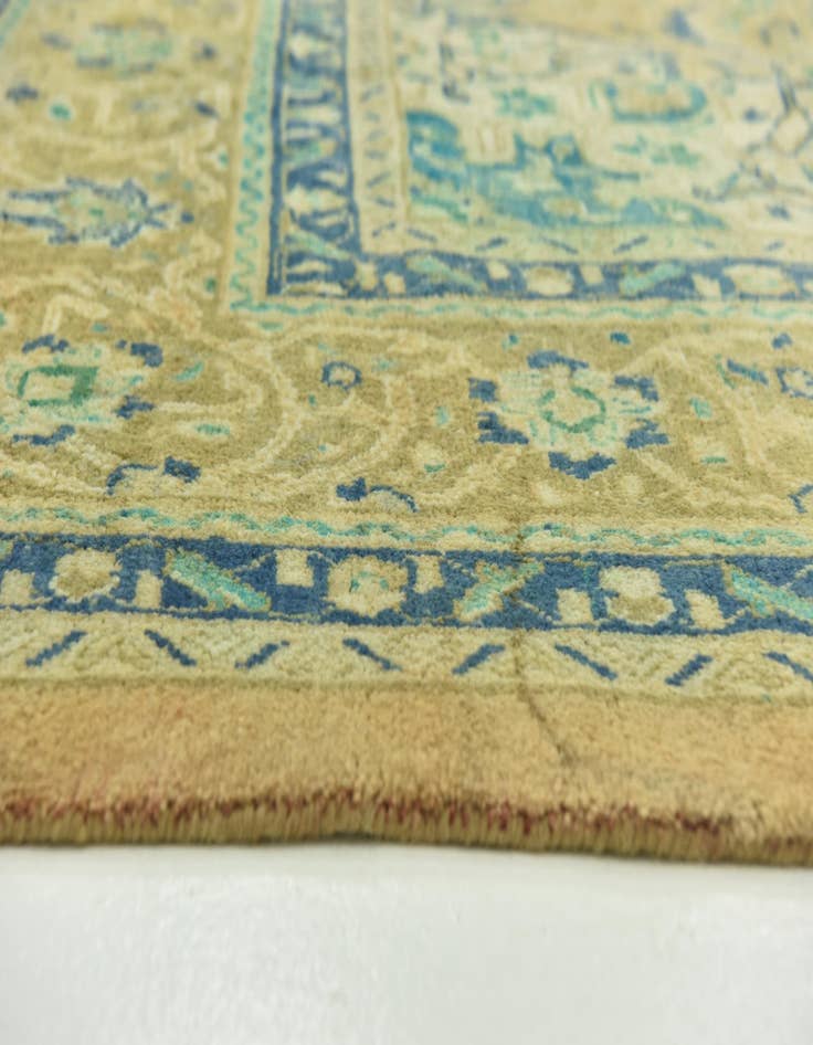 Detail image of  9' 8 x 13' 5  Hand Knotted Farahan Persian Wool Rug