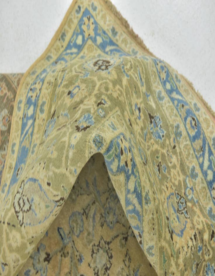 Detail image of  9' 10 x 13' 2  Hand Knotted Kashan Persian Wool Rug