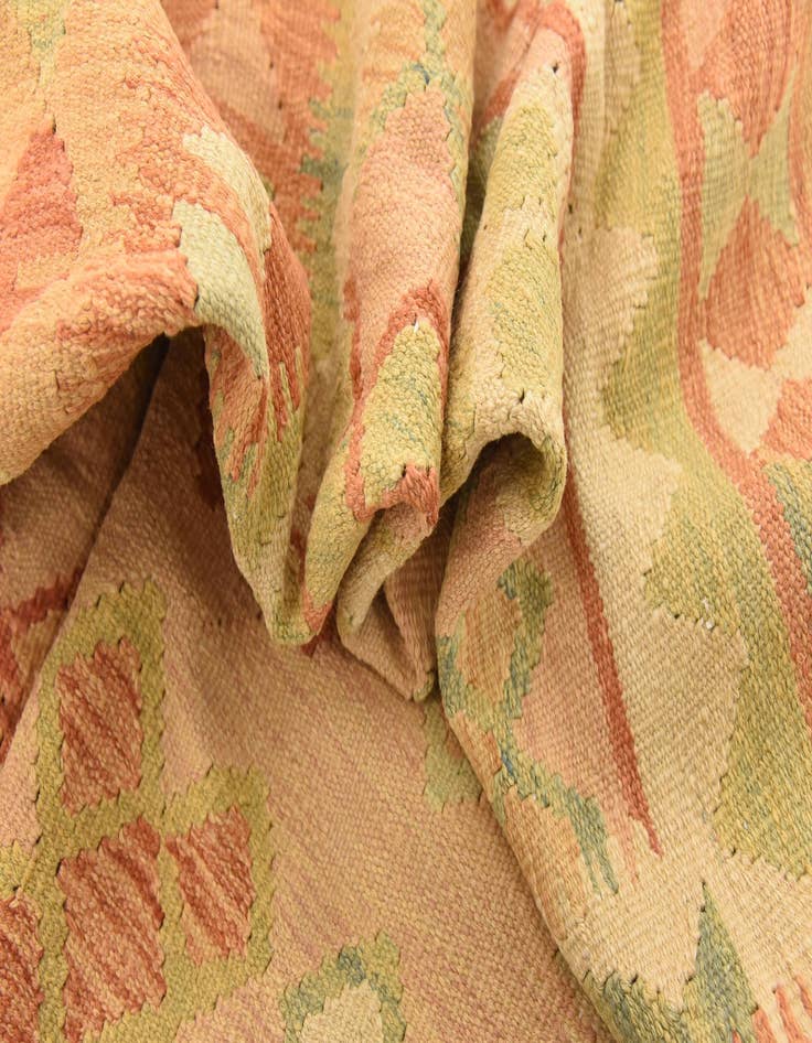 Detail image of  4' 9 x 6' 10  Hand Woven Kilim Waziri Wool Rug