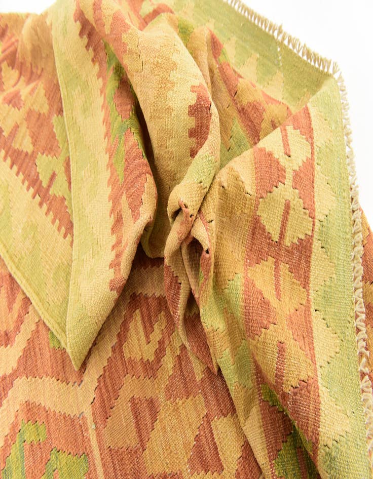 Detail image of  4' 10 x 6' 6  Hand Woven Kilim Waziri Wool Rug