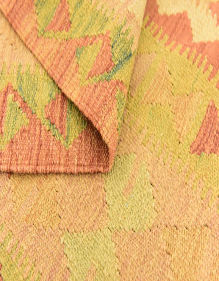 Detail image of  4' 10 x 6' 9  Hand Woven Kilim Waziri Wool Rug