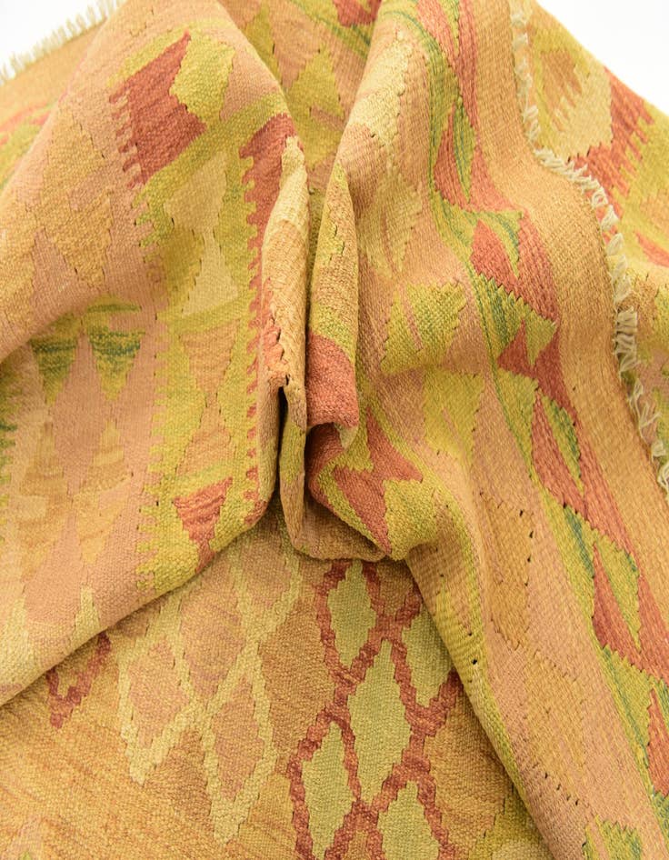 Detail image of  4' 10 x 6' 9  Hand Woven Kilim Waziri Wool Rug