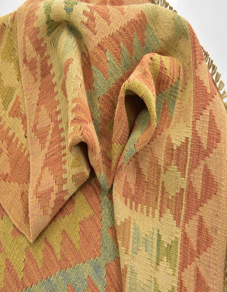 Detail image of  2' 8 x 4'  Hand Woven Kilim Waziri Wool Rug