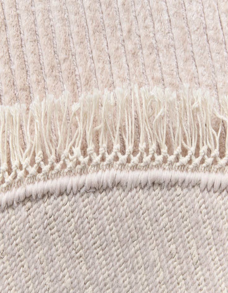 Detail image of  6' 6 x 6' 6  Hand Knotted Darya Wool Round Rug