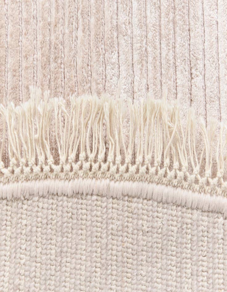 Detail image of  6' 6 x 6' 6  Hand Knotted Darya Wool Round Rug