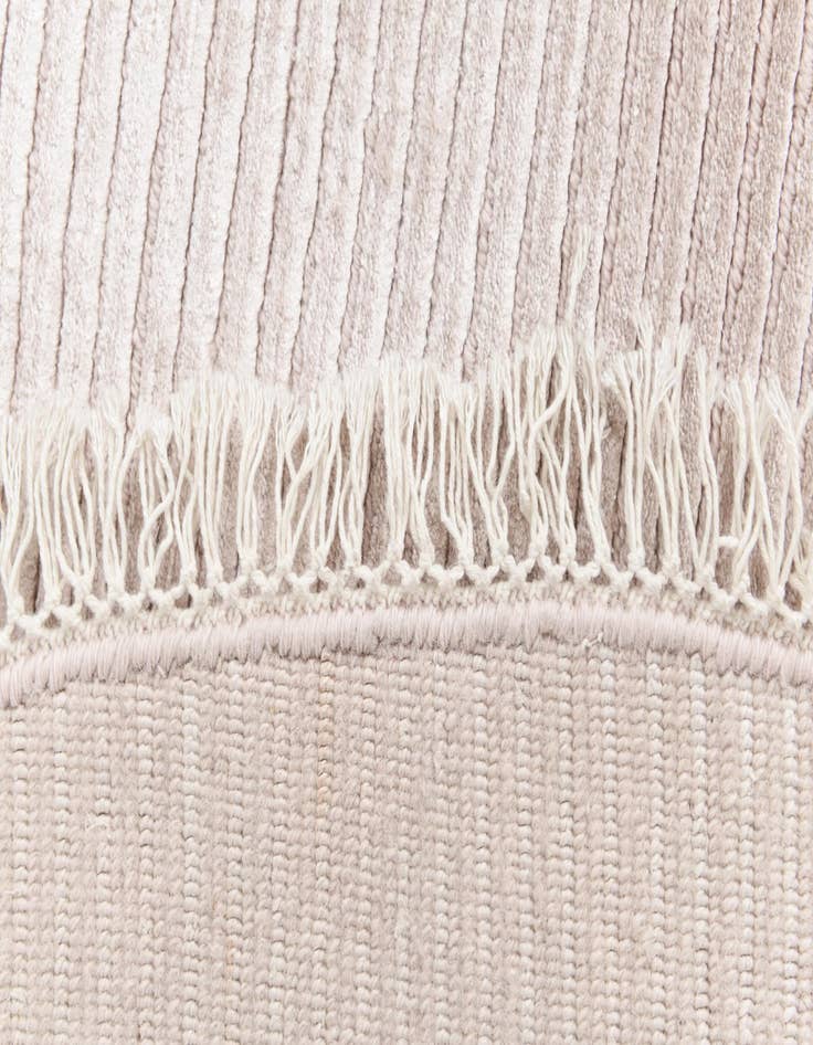 Detail image of  6' 9 x 6' 9  Hand Knotted Darya Wool Round Rug