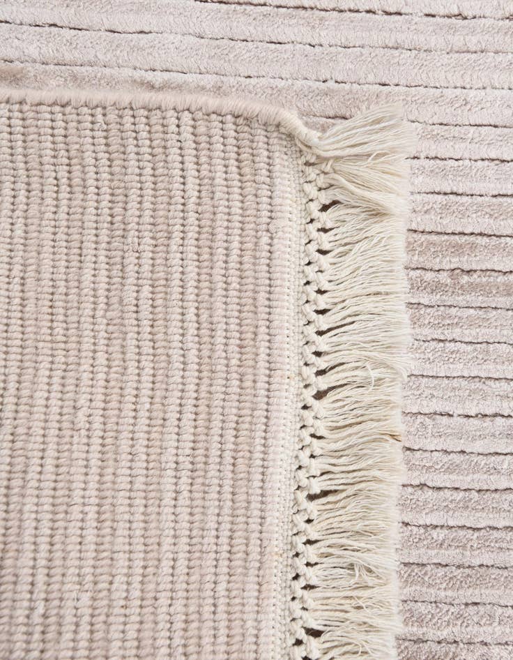 Detail image of  2' 7 x 2' 7  Hand Knotted Darya Wool Square Rug