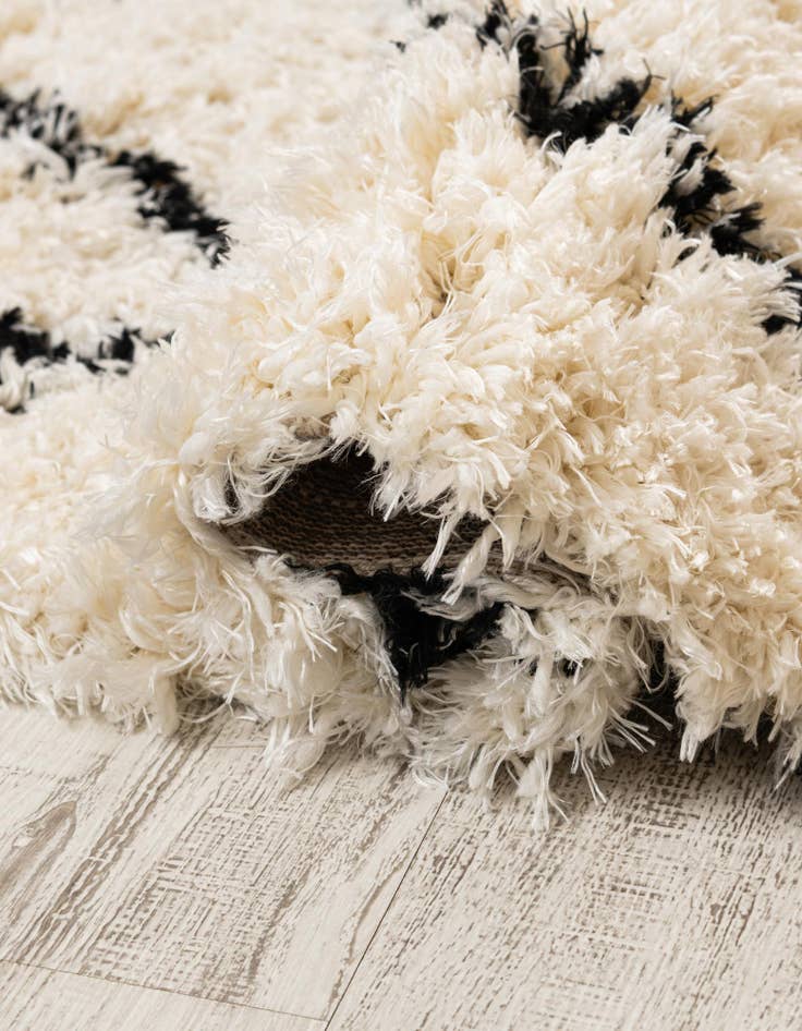 Detail image of  5' x 8' Infinity Shag Rug