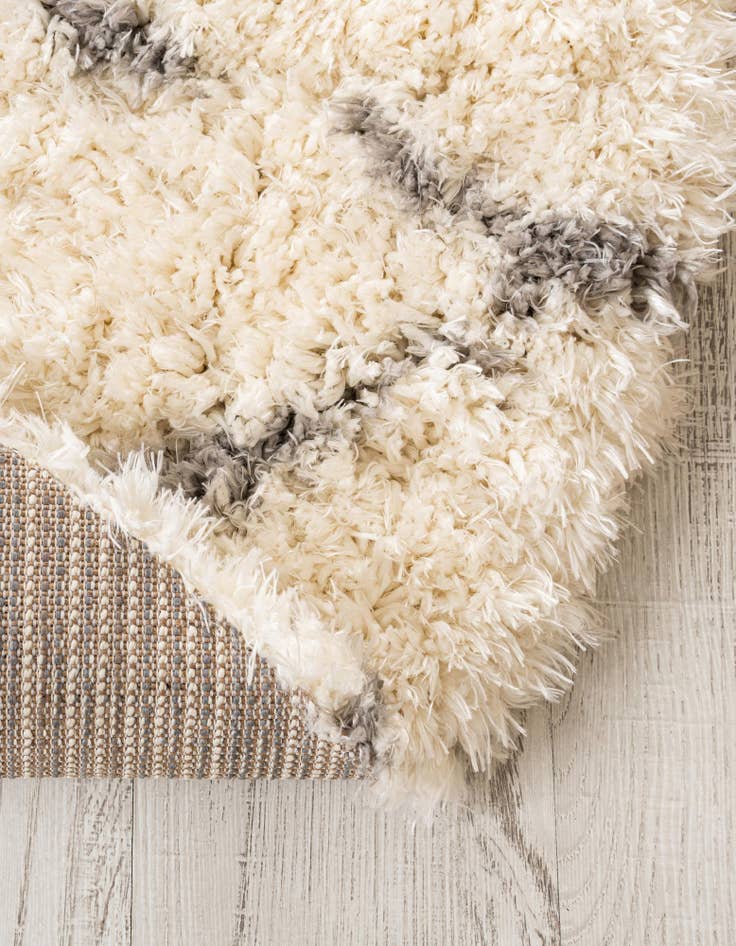 Detail image of  8' x 8' Infinity Shag Round Rug