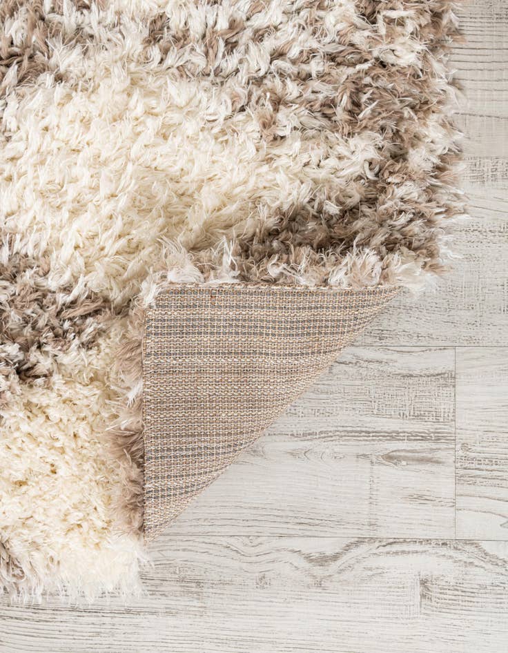 Detail image of  2' 7 x 10' Infinity Shag Runner Rug