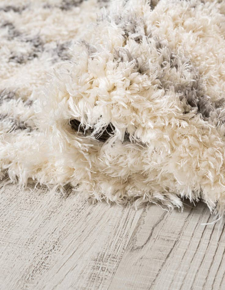 Detail image of  2' 7 x 10' Infinity Shag Runner Rug